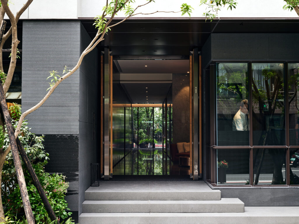 北側入口_©Millspace Studio